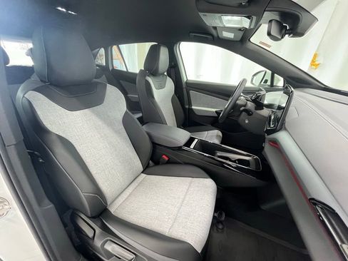 Used 2023 Volkswagen ID.4 Pro image 12