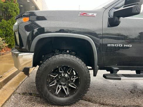 Used 2020 Chevrolet Silverado 2500 LTZ w/ LTZ Convenience Package AWD/4WD image 2