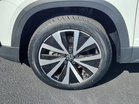 Used 2023 Volkswagen Taos SE image 28