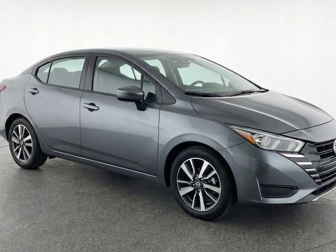 Used 2025 Nissan Versa SV image 1