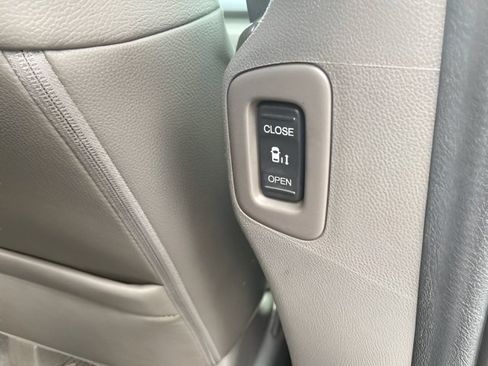 Used 2012 Honda Odyssey Touring image 15