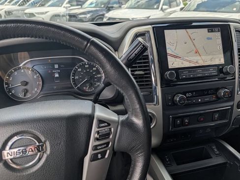 Used 2020 Nissan Titan SV w/ SV Convenience Package RWD image 24