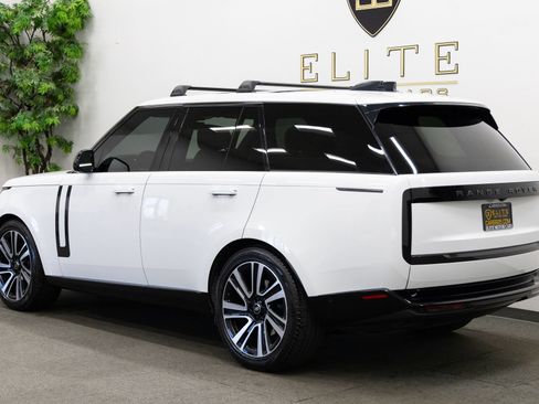 Used 2023 Land Rover Range Rover SE AWD/4WD image 3