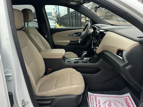 Used 2023 Chevrolet Traverse LS image 16