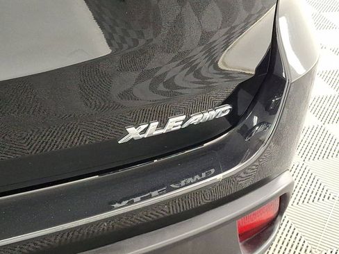 Used 2019 Toyota Highlander XLE image 25