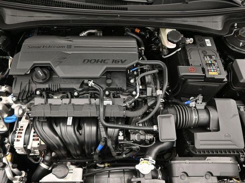 New 2025 Hyundai Elantra Sport image 30