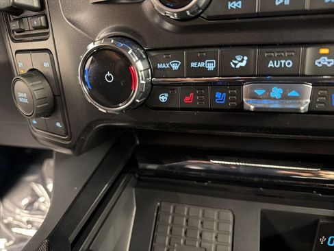 New 2026 Ford F250 Lariat w/ Black Appearance Package AWD/4WD image 13
