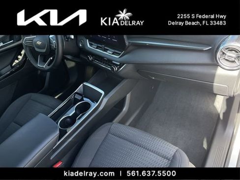 Used 2025 Chevrolet Equinox LT w/ Safety and Technology Package image 10