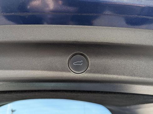 Used 2021 Tesla Model Y Long Range image 46