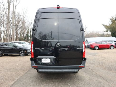 Used 2024 Mercedes-Benz Sprinter 2500 w/ Acoustic Package image 4
