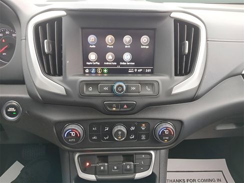 Used 2023 GMC Terrain SLE w/ Driver Convenience Package image 10