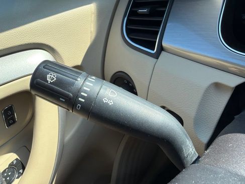 Used 2018 Ford Taurus SEL w/ Equipment Group 201A FWD image 29