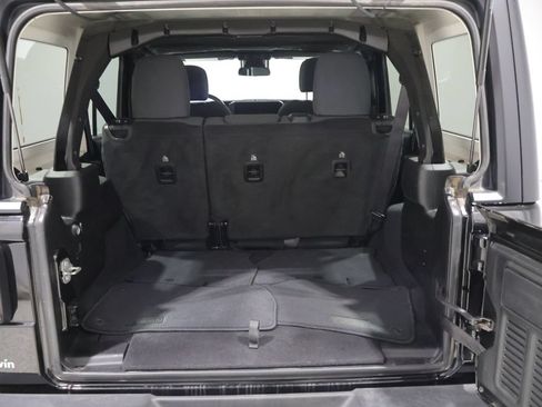 Used 2025 Jeep Wrangler Unlimited Sport AWD/4WD image 4