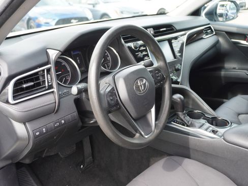 Used 2018 Toyota Camry LE image 18