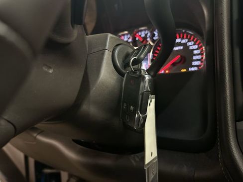 Used 2015 GMC Sierra 1500 SLT w/ SLT Crew Cab Value Package AWD/4WD image 17