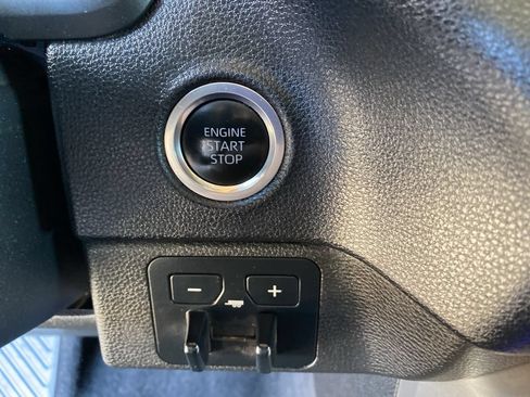Used 2023 Toyota Tundra SR5 w/ SR5 Premium Package RWD image 33