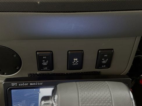 Used 2012 Nissan Frontier SL image 19