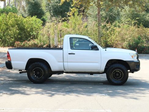 Used 2013 Toyota Tacoma 2WD Regular Cab image 11