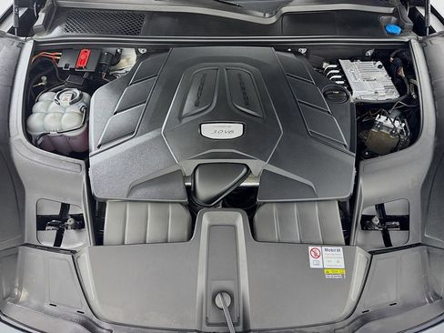 Used 2023 Porsche Cayenne Platinum Edition AWD/4WD image 10