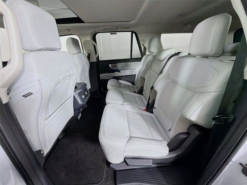 Used 2025 Ford Expedition Max Platinum AWD/4WD image 24