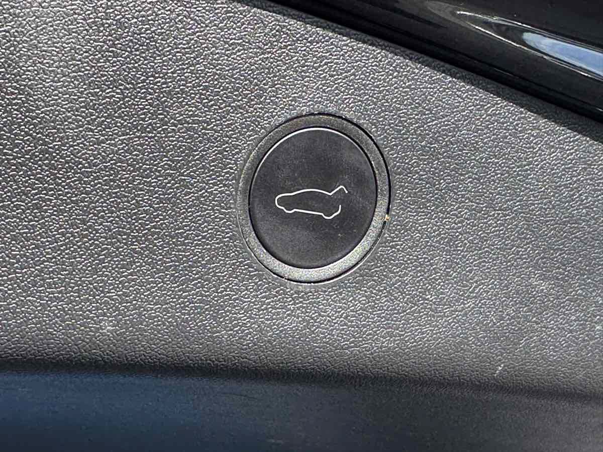 Used 2023 Tesla Model 3 Standard Range RWD image 10
