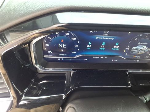 Used 2024 Chevrolet Silverado 1500 LT image 32