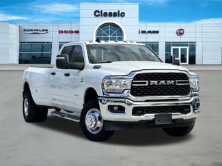 Used 2024 RAM 3500 Big Horn video 1