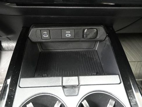 Certified 2024 Toyota Prius Prime FWD image 21