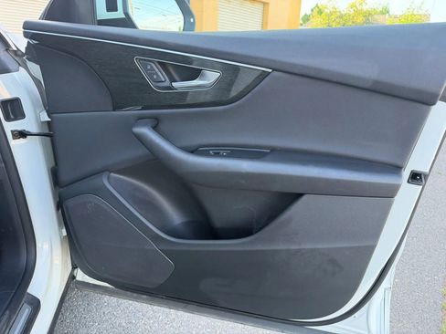 Used 2019 Audi Q8 Premium w/ Convenience Package image 15