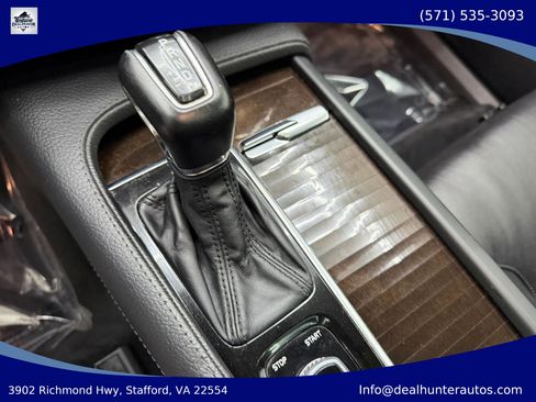 Used 2017 Volvo XC90 T6 Momentum w/ Momentum Plus Package AWD/4WD image 30