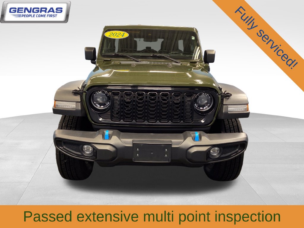 Used 2024 Jeep Wrangler Unlimited AWD/4WD image 3