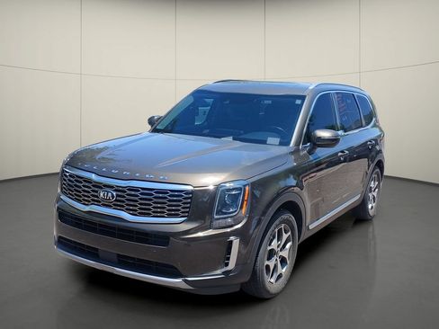 Used 2021 Kia Telluride EX w/ Towing Package FWD image 3