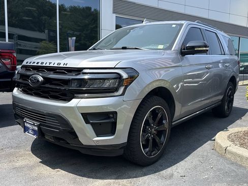 Used 2022 Ford Expedition Limited AWD/4WD image 7