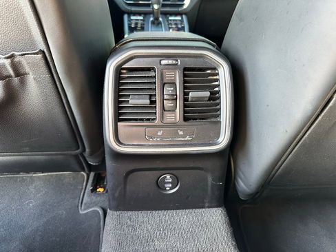 Certified 2023 Porsche Macan image 38