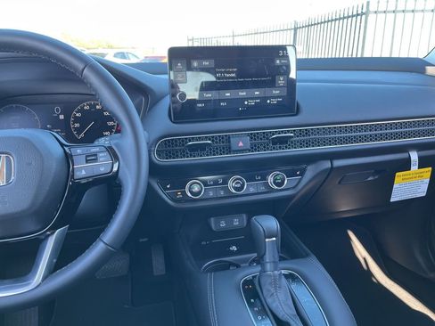 Certified 2026 Honda HR-V EX-L image 17