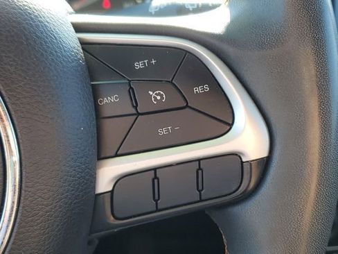 Used 2021 Jeep Compass Latitude FWD image 13