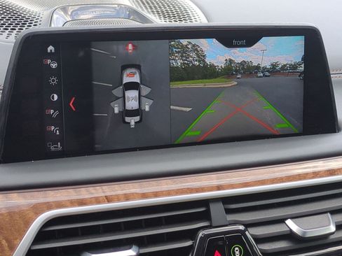 Used 2018 BMW 750i xDrive AWD/4WD image 25