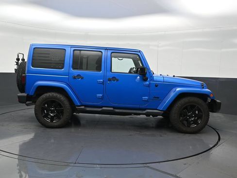 Used 2014 Jeep Wrangler Unlimited Sahara AWD/4WD image 7
