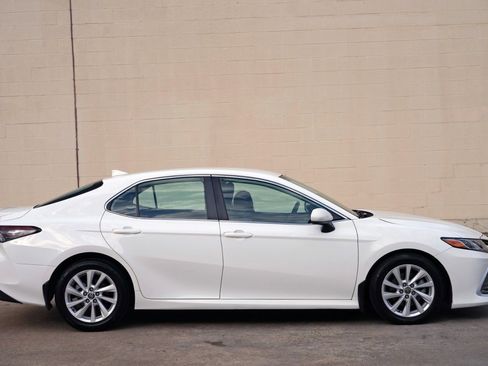 Used 2022 Toyota Camry LE FWD image 45
