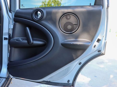 Used 2013 MINI Cooper Countryman S image 11