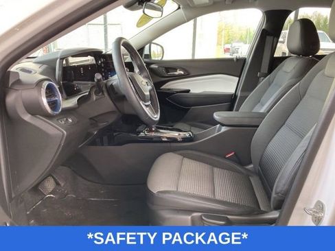 Used 2025 Chevrolet Trax LT w/ Driver Confidence Package FWD image 6