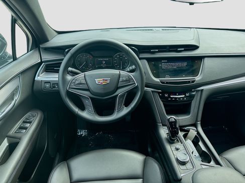 Used 2024 Cadillac XT5 Luxury FWD image 18