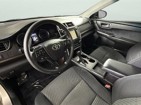 Used 2017 Toyota Camry XLE image 18
