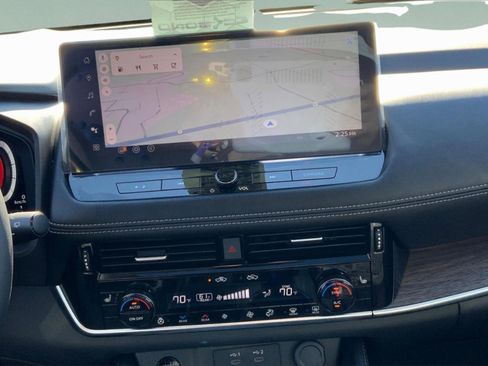 New 2025 Nissan Rogue Platinum w/ Platinum Premium Package image 8