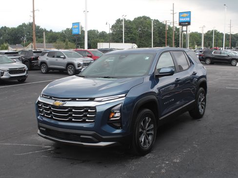 New 2027 Chevrolet Equinox LT w/ Convenience Package II FWD image 7