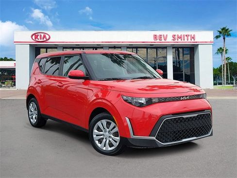 Certified 2023 Kia Soul LX image 1