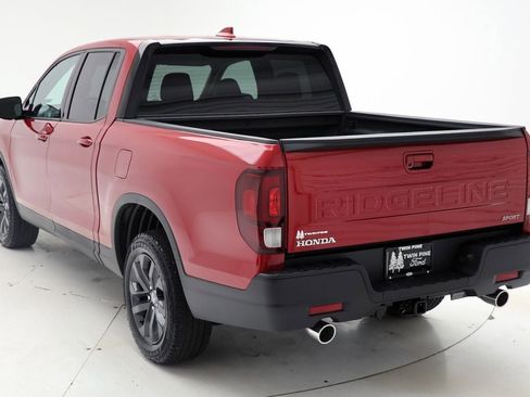 Used 2025 Honda Ridgeline Sport image 6