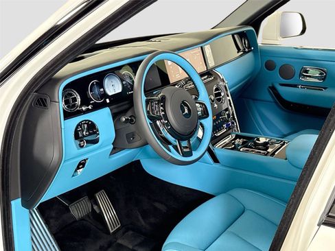 Used 2026 Rolls-Royce Cullinan AWD/4WD image 15