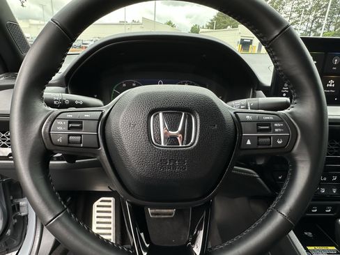 Used 2025 Honda Accord Sport image 19