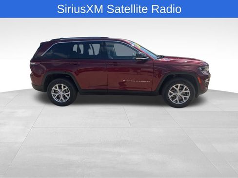 Used 2022 Jeep Grand Cherokee Limited AWD/4WD image 5